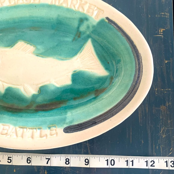 Pikes Peak Seattle Fish Market fish platter - Picture 3 of 4